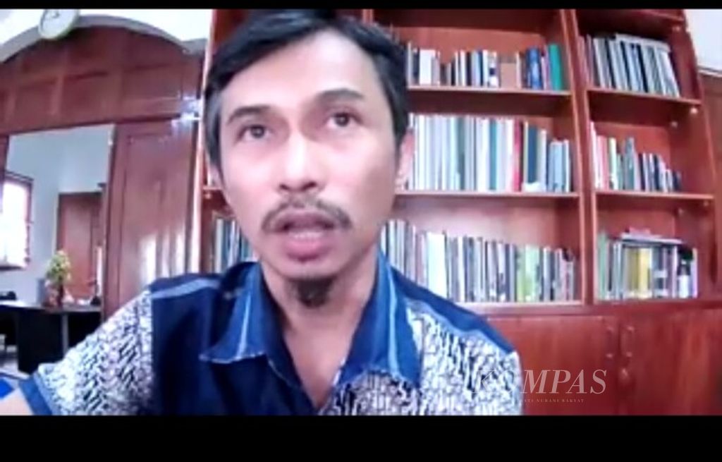 https://assetd.kompas.id/ruuwxSR5mCpuX2S_Y7NbGd-Uczg=/1024x655/filters:watermark(https://cdn-content.kompas.id/umum/kompas_main_logo.png,-16p,-13p,0)/https%3A%2F%2Fkompas.id%2Fwp-content%2Fuploads%2F2020%2F12%2FScreenshot_20201223_105039_us.zoom_.videomeetings_1608724768.jpg