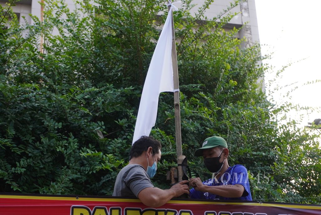 https://assetd.kompas.id/rvFCvtwHjT1lca87mLV0AsdQty0=/1024x684/filters:watermark(https://cdn-content.kompas.id/umum/kompas_main_logo.png,-16p,-13p,0)/https%3A%2F%2Fkompas.id%2Fwp-content%2Fuploads%2F2021%2F07%2F3b8eb3ca-bbb1-4854-ac8a-d0b428b6c2e2_jpg.jpg