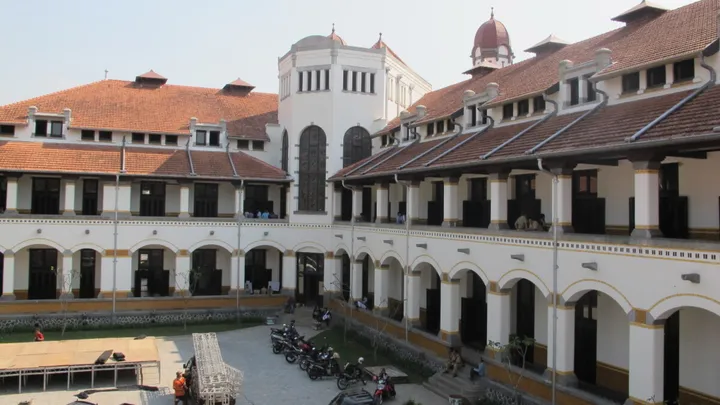 Teluku untuk artikel Lawang Sewu, Kaca Benggala Wajah Perkeretaapian Indonesia