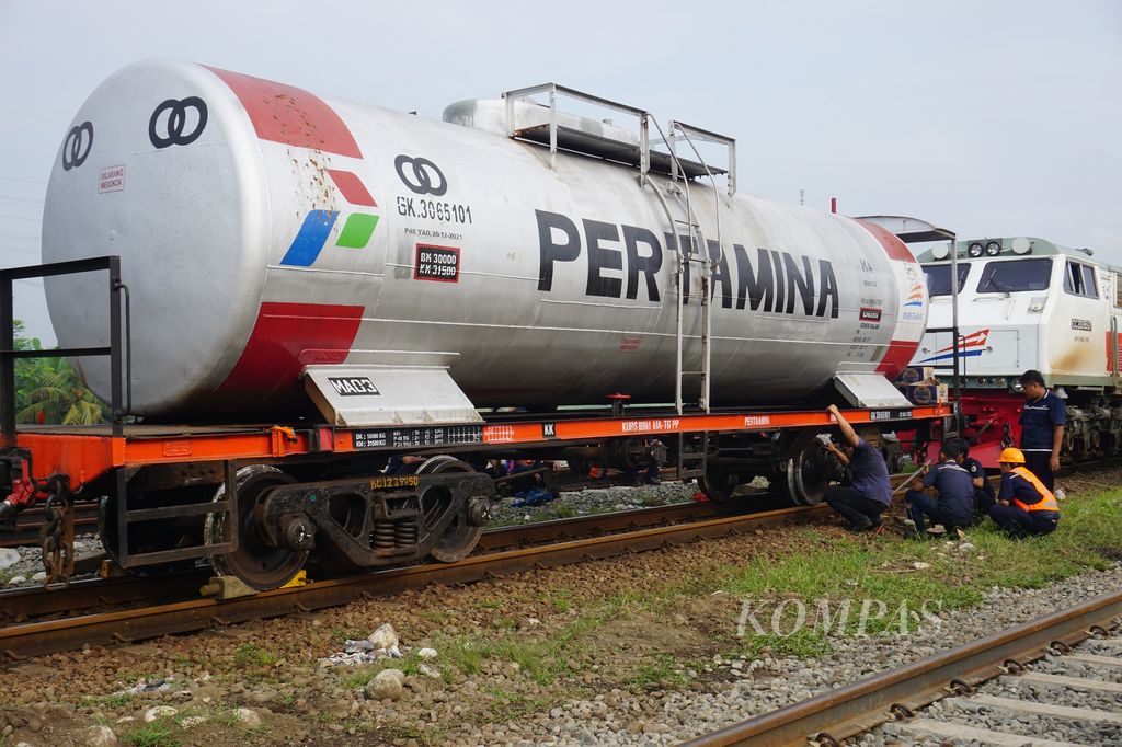 https://assetd.kompas.id/sAtd15z5gfpF4Hg-WXaqJHfK2d4=/1024x682/filters:watermark(https://cdn-content.kompas.id/umum/kompas_main_logo.png,-16p,-13p,0)/https%3A%2F%2Fkompas.id%2Fwp-content%2Fuploads%2F2018%2F01%2Fanjlok-1.jpg