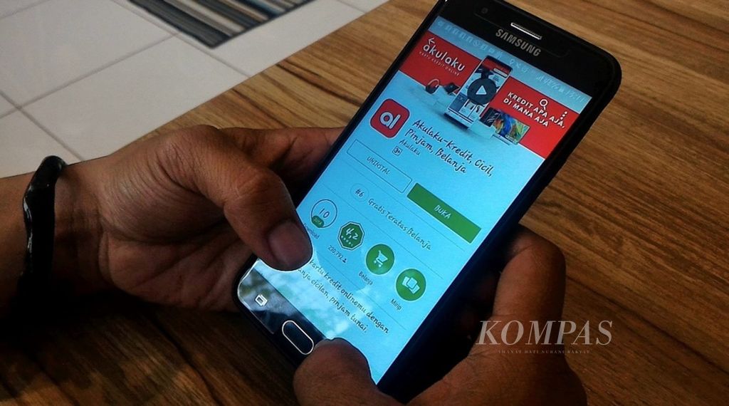 Akulaku merupakan salah satu aplikasi yang menawarkan kredit dengan persyaratan yang mudah.