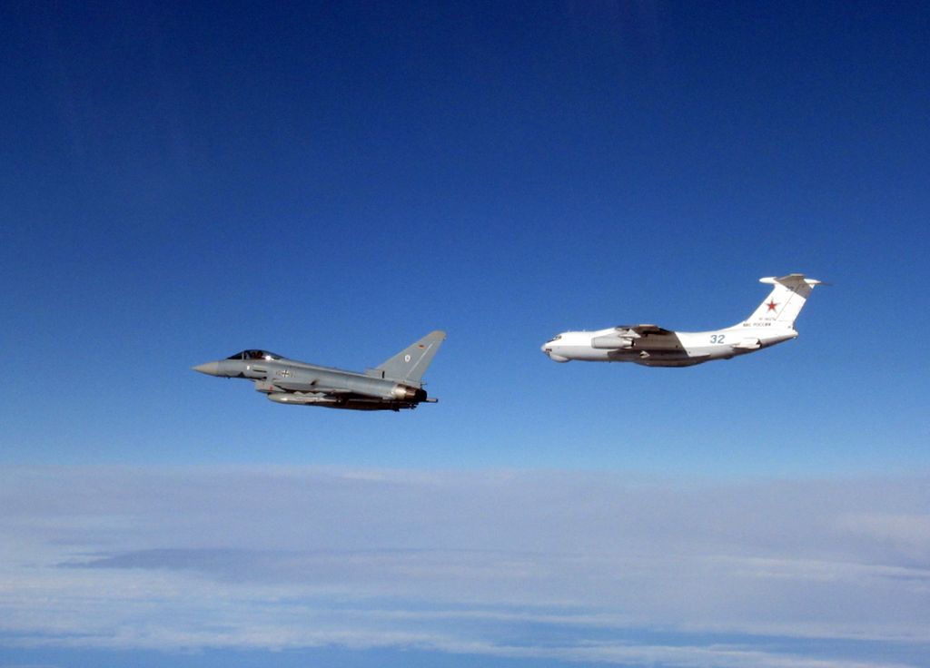 Jet tempur Jerman memburu pesawat Rusia yang terbang di dekat wilayah udara Estonia, Selasa (14/3/2023). 