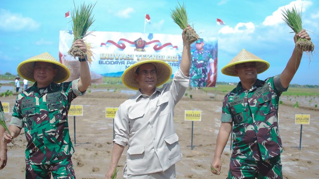 https://assetd.kompas.id/ssA98sDV5sEcQ8GcG_jCqF_6e78=/1024x576/https%3A%2F%2Ftaja.kompas.id%2Fwp-content%2Fuploads%2F2024%2F12%2F191224-TAJA-KEMENTAN.jpeg