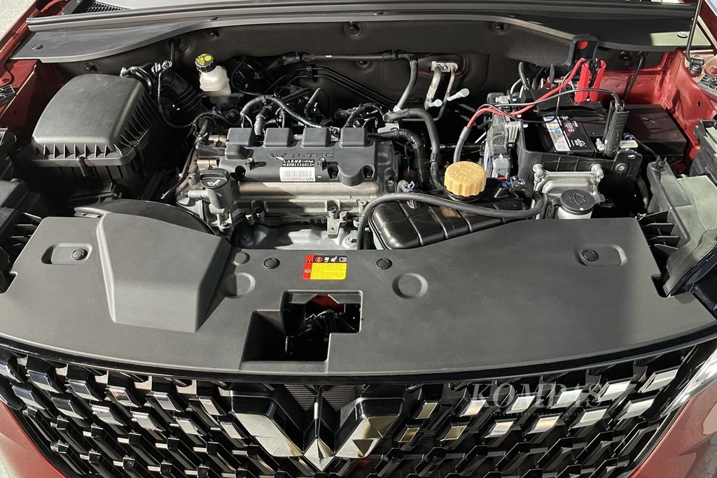 Dapur pacu Wuling Alvez menyimpan mesin berkapasitas 1.485 cc 4 silinder segaris. Mesin itu menghaislkan tenaga maksimum 105 HP dan torsi puncak 143 Nm.