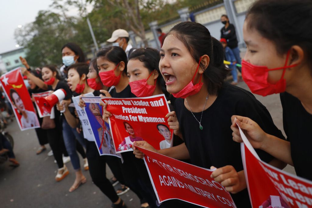 https://assetd.kompas.id/tDCkRTb-Kf80kgHci0lgbtQoIbY=/1024x683/https%3A%2F%2Fkompas.id%2Fwp-content%2Fuploads%2F2021%2F02%2FMyanmar-Mandalay-Photo6_94418224_1612829082.jpg
