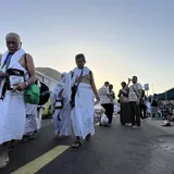 Fase Arafah dan Muzdalifah Tuntas, Sebagian Jemaah Berjalan Kaki