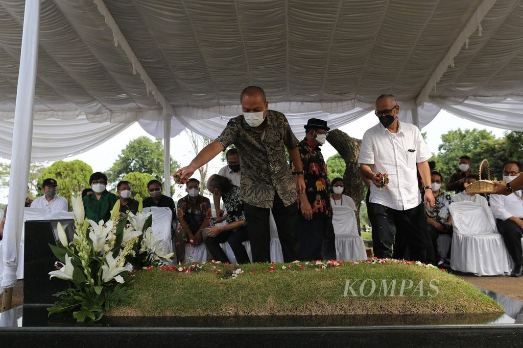 https://assetd.kompas.id/tf3SzlnmYuWJhL2pja6yBC7PhPA=/1024x683/filters:watermark(https://cdn-content.kompas.id/umum/kompas_main_logo.png,-16p,-13p,0)/https%3A%2F%2Fasset.kgnewsroom.com%2Fphoto%2Fpre%2F2022%2F06%2F28%2F0094aca6-d912-41ca-9f29-97b6d9963c44_jpg.jpg