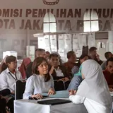 Mengurus A5, Warga Terus Berdatangan ke KPUD