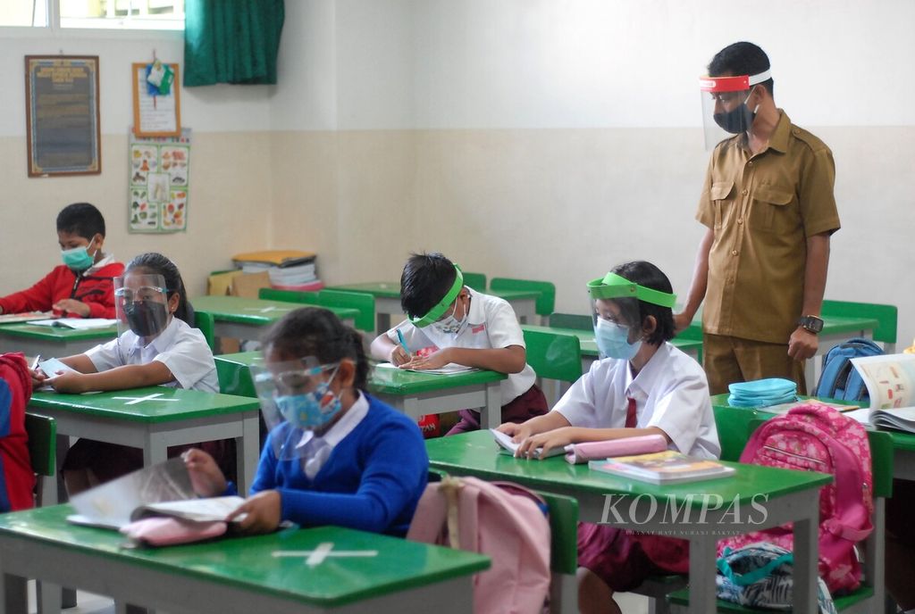 https://assetd.kompas.id/twnadjOA9drSkuOBP9uu4Qvzius=/1024x688/filters:watermark(https://cdn-content.kompas.id/umum/kompas_main_logo.png,-16p,-13p,0)/https%3A%2F%2Fkompas.id%2Fwp-content%2Fuploads%2F2021%2F03%2F32c0d8be-7f30-474f-ac47-29b410a5ffd3_jpg.jpg