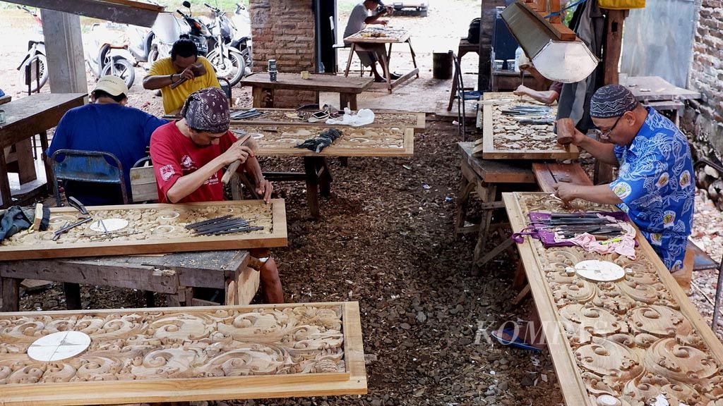 https://assetd.kompas.id/uV8JkM5V3ayqayVk9h-mQwvKhjU=/1024x576/filters:watermark(https://cdn-content.kompas.id/umum/kompas_main_logo.png,-16p,-13p,0)/https%3A%2F%2Fkompas.id%2Fwp-content%2Fuploads%2F2019%2F12%2FUkir-Jepara_85999143_1577376707.jpg