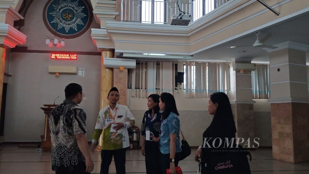 https://assetd.kompas.id/v-W68m8--Qrlf4tKQGjRi9LB2Ns=/1024x578/filters:watermark(https://cdn-content.kompas.id/umum/kompas_main_logo.png,-16p,-13p,0)/https%3A%2F%2Fasset.kgnewsroom.com%2Fphoto%2Fpre%2F2024%2F05%2F17%2Fc8d91915-b2ad-4297-a67c-9b38095d46a0_jpg.jpg