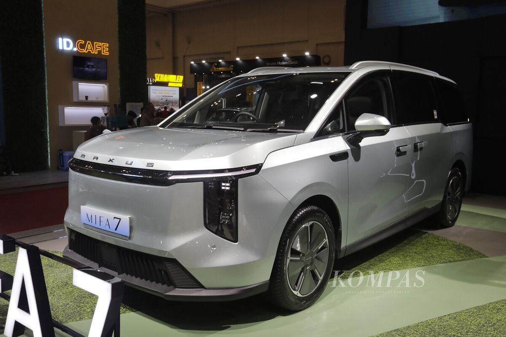 Maxus MIFA 7 di Gaikindo Jakarta Auto Week 2024.