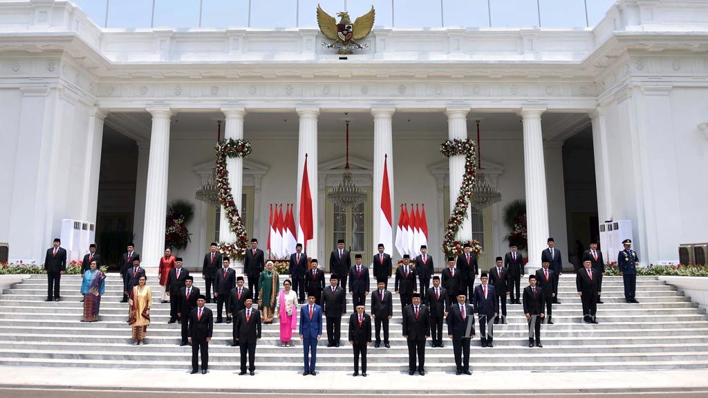 https://assetd.kompas.id/vE7g1S9oW6pmPZO239_dlBnJneU=/1024x576/filters:watermark(https://cdn-content.kompas.id/umum/kompas_main_logo.png,-16p,-13p,0)/https%3A%2F%2Fkompas.id%2Fwp-content%2Fuploads%2F2019%2F10%2F20191023_ENGLISH-KABINET-BARU_A_web_1571837411.jpg