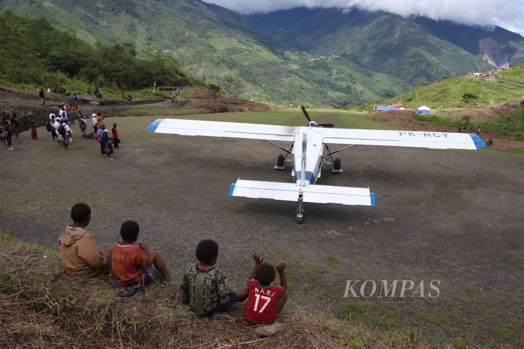 https://assetd.kompas.id/vG2UHL-UGw_81kIKwfVvZPraHd8=/1024x682/filters:watermark(https://cdn-content.kompas.id/umum/kompas_main_logo.png,-16p,-13p,0)/https%3A%2F%2Fkompas.id%2Fwp-content%2Fuploads%2F2018%2F11%2F20111213JOSd-1.jpg