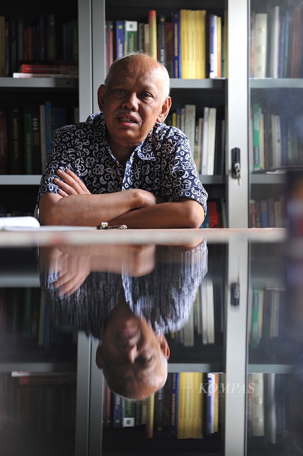 https://assetd.kompas.id/vNM65qyAEbbZB97p_zoBQ9ghPmY=/1024x1540/filters:watermark(https://cdn-content.kompas.id/umum/kompas_main_logo.png,-16p,-13p,0)/https%3A%2F%2Fkompas.id%2Fwp-content%2Fuploads%2F2018%2F06%2F20150619HAS5.jpg
