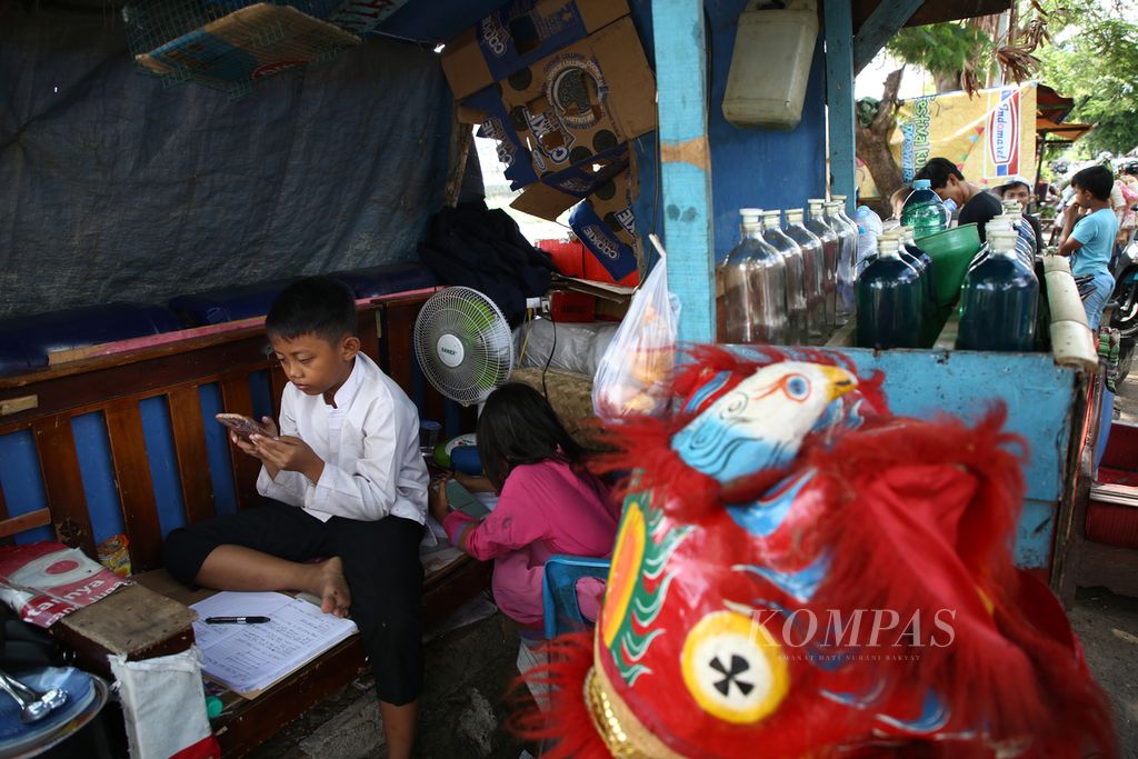 https://assetd.kompas.id/vibODuTqP7wXZ1H1iJR1Z3NNQxs=/1024x683/filters:watermark(https://cdn-content.kompas.id/umum/kompas_main_logo.png,-16p,-13p,0)/https%3A%2F%2Fkompas.id%2Fwp-content%2Fuploads%2F2020%2F10%2F16f03155-acaf-44de-a612-0995bd3ed620_jpg.jpg