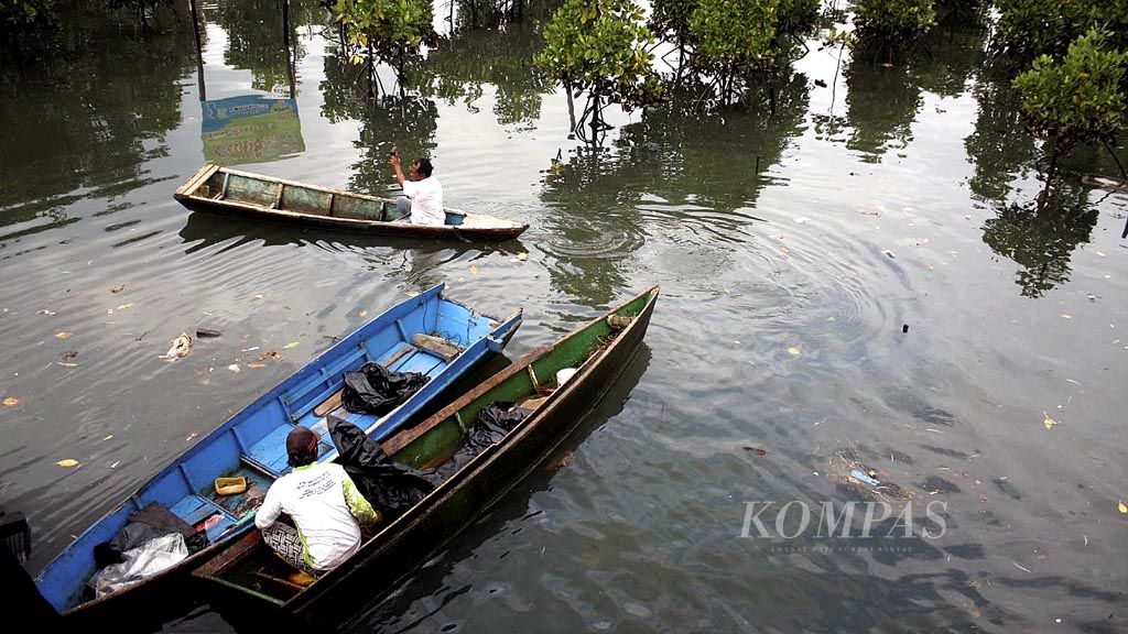 https://assetd.kompas.id/vzHiMehg7QrxnHAboZ4fwguLItc=/1024x576/filters:watermark(https://cdn-content.kompas.id/umum/kompas_main_logo.png,-16p,-13p,0)/https%3A%2F%2Fkompas.id%2Fwp-content%2Fuploads%2F2018%2F04%2F20180408_ENGLISH-PENCEMARAN_A_web.jpg