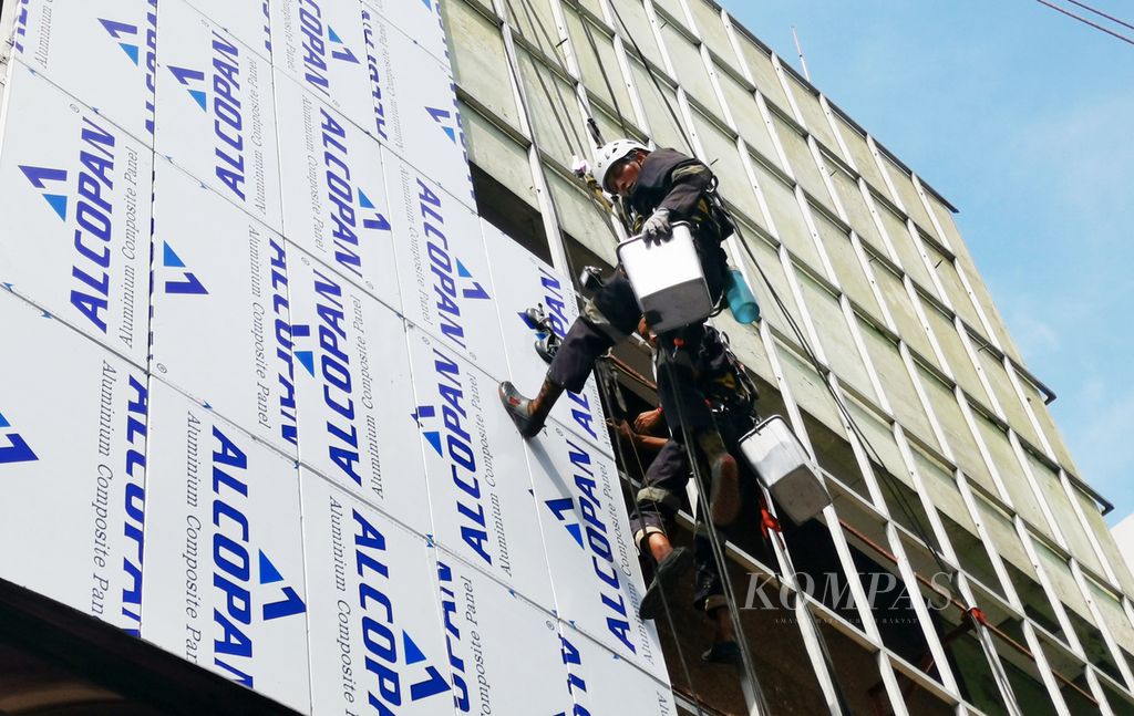 https://assetd.kompas.id/wKoATYKIFqRlvtgSlR1h4j6vxNI=/1024x647/filters:watermark(https://cdn-content.kompas.id/umum/kompas_main_logo.png,-16p,-13p,0)/https%3A%2F%2Fkompas.id%2Fwp-content%2Fuploads%2F2020%2F01%2Fc55fdca0-79bb-48e8-8748-9c1c74148bab_jpg.jpg