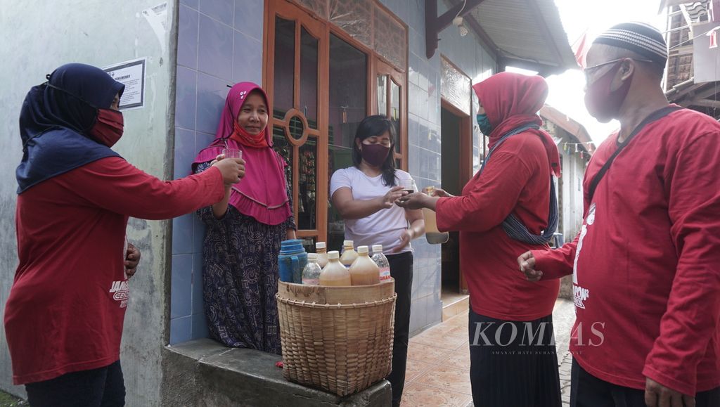 https://assetd.kompas.id/wTUqm5LZu18oerdQNz5zkhJjtFA=/1024x579/filters:watermark(https://cdn-content.kompas.id/umum/kompas_main_logo.png,-16p,-13p,0)/https%3A%2F%2Fkompas.id%2Fwp-content%2Fuploads%2F2020%2F08%2Fc90770ae-4425-4268-92a3-cbaae986bcca_jpg.jpg