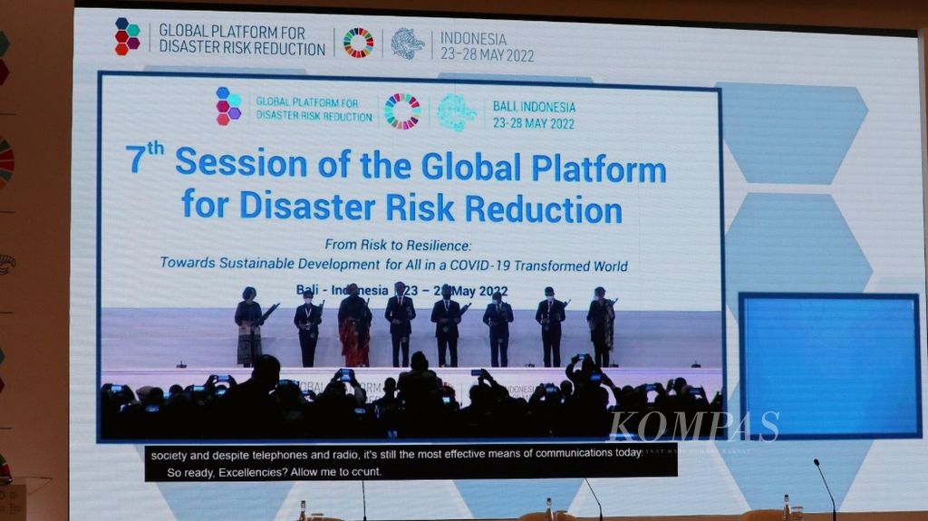 Foto tangkapan layar dari tayangan acara pembukaan pertemuan ke-7 GPDRR 2022 di Nusa Dua, Badung, Rabu (25/5/2022). Tampak seremoni pembukaan GPDRR 2022 yang ditandai dengan pemukulan kentongan, atau kul-kul. 