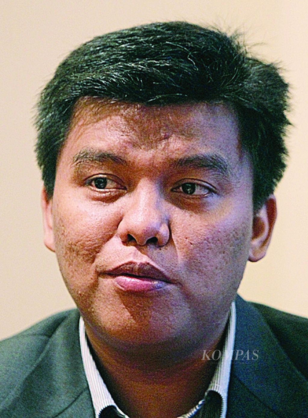 https://assetd.kompas.id/wqWDIoSqZ-c6QV8S7Os94-N7VcY=/1024x1392/filters:watermark(https://cdn-content.kompas.id/umum/kompas_main_logo.png,-16p,-13p,0)/https%3A%2F%2Fkompas.id%2Fwp-content%2Fuploads%2F2018%2F01%2Fkompas_tark_10755407_27_0.jpeg