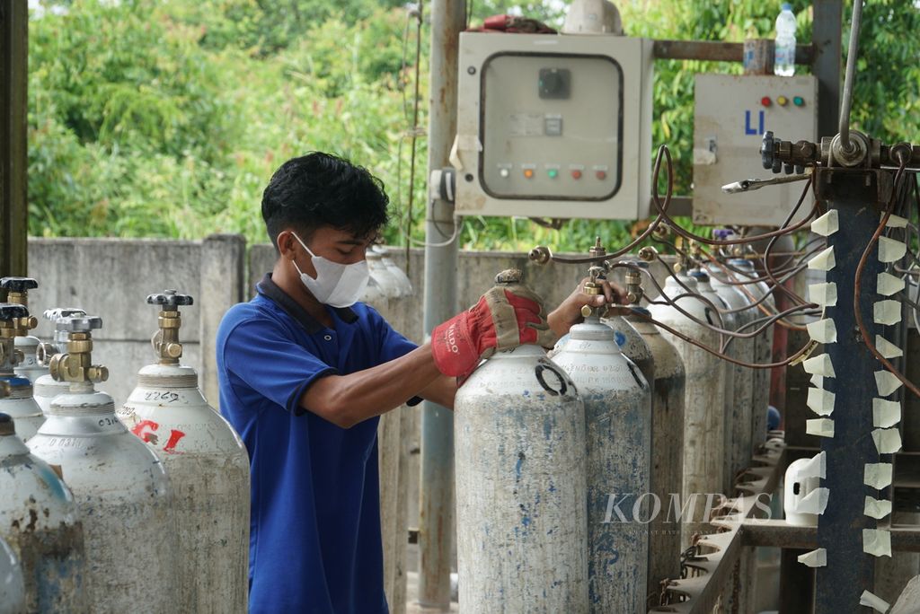 https://assetd.kompas.id/wyGX6w77UkuosJr0Q-rkj5aqfQ0=/1024x684/filters:watermark(https://cdn-content.kompas.id/umum/kompas_main_logo.png,-16p,-13p,0)/https%3A%2F%2Fkompas.id%2Fwp-content%2Fuploads%2F2021%2F07%2F6029ed49-17fb-407a-a67c-0f9b9c81d073_JPG.jpg