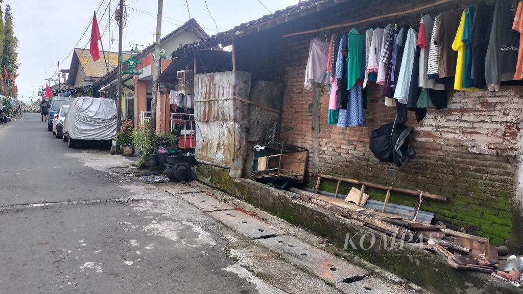Pemandangan di sebagian lokasi di Kelurahan Magersari, Kota Magelang, Jumat (20/1/2023). Kelurahan Magersari adalah kelurahan yang memiliki kawasan kumuh terluas di Kota Magelang.