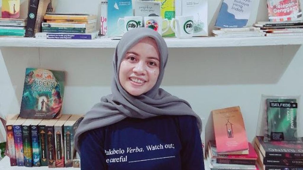 Ama Achmad, pegiat sastra dari Banggai, Sulawesi Tengah.