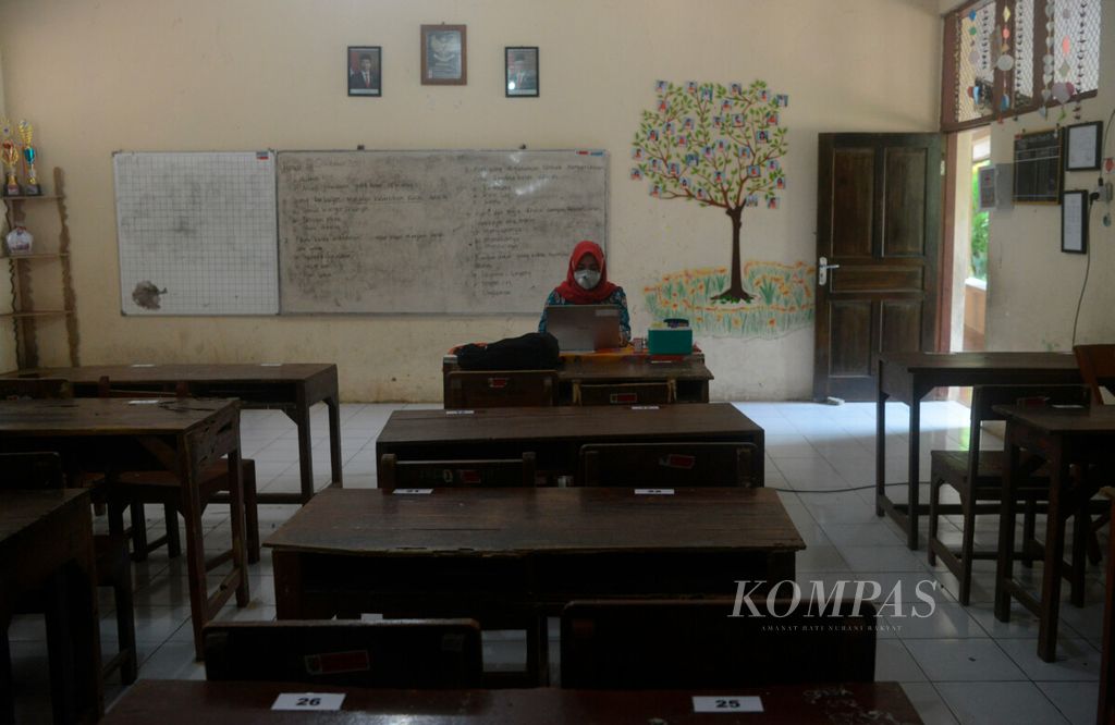 https://assetd.kompas.id/xbFFA8m5axq8cII5-M7vqIK40HM=/1024x666/filters:watermark(https://cdn-content.kompas.id/umum/kompas_main_logo.png,-16p,-13p,0)/https%3A%2F%2Fkompas.id%2Fwp-content%2Fuploads%2F2021%2F11%2F20211104WEN8_1635994659.jpg
