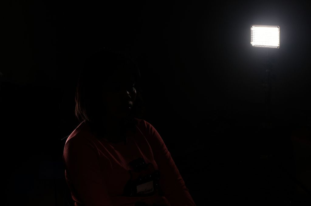 SK (17) saat ditemui di Blitar, Jawa Timur, Kamis (12/1/2023). Perempuan ini adalah penyintas perdagangan anak yang sempat dibawa hingga ke Malaysia. 