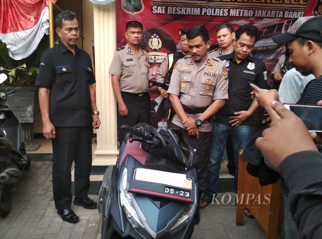 https://assetd.kompas.id/y1HmwAAU9t5iFvcfYjBFT0Cv3E0=/1024x762/filters:watermark(https://cdn-content.kompas.id/umum/kompas_main_logo.png,-16p,-13p,0)/https%3A%2F%2Fkompas.id%2Fwp-content%2Fuploads%2F2018%2F07%2FScreenshot_2018-07-09-20-47-09-807_com.miui_.gallery.jpg