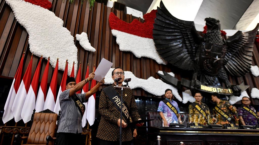 https://assetd.kompas.id/yJOUx8hiogd7sB3oQMYANIfugws=/1024x576/filters:watermark(https://cdn-content.kompas.id/umum/kompas_main_logo.png,-16p,-13p,0)/https%3A%2F%2Fkompas.id%2Fwp-content%2Fuploads%2F2019%2F10%2F20191018_ENGLISH-TAJUK_A_web_1571408155.jpg
