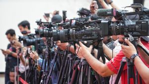 Redupnya ”Pagar Api” Jurnalistik dan Risiko Tergerusnya Kepercayaan Publik