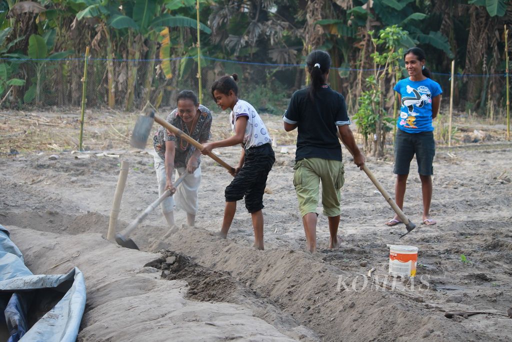 https://assetd.kompas.id/yuSmNZIgI3EWEBMnJIKlICq8FOk=/1024x683/filters:watermark(https://cdn-content.kompas.id/umum/kompas_main_logo.png,-16p,-13p,0)/https%3A%2F%2Fkompas.id%2Fwp-content%2Fuploads%2F2021%2F03%2F51c9b86d-16b2-4610-aff7-6658ae9c56c3_jpg.jpg