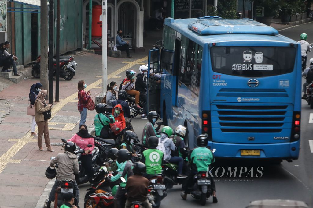 https://assetd.kompas.id/yzQsBM3QeXOpH7n0tuajEySdnA0=/1024x683/filters:watermark(https://cdn-content.kompas.id/umum/kompas_main_logo.png,-16p,-13p,0)/https%3A%2F%2Fkompas.id%2Fwp-content%2Fuploads%2F2021%2F05%2Fd1bcd239-28dd-411b-a10f-1e9ba1ccded1_jpg.jpg