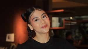 Adinda Thomas, Kompak di Lokasi